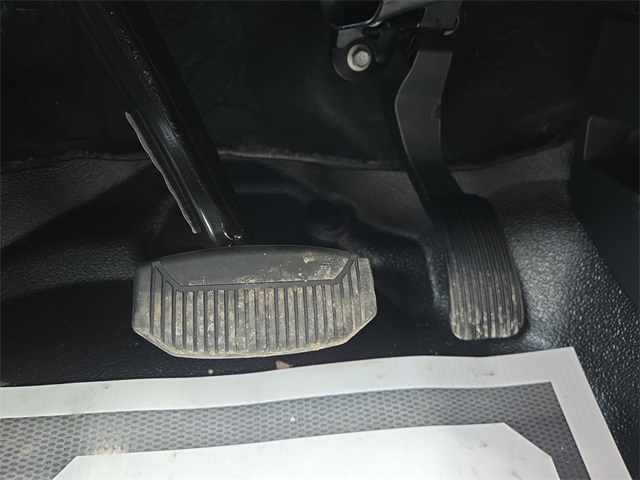 Vehicle image 17 of 64