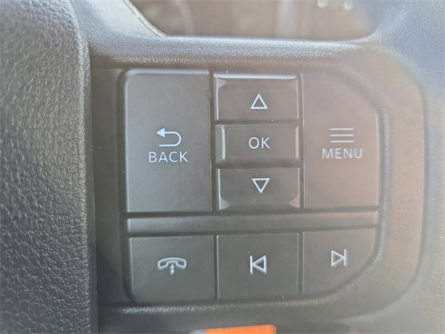 Vehicle image 21 of 64