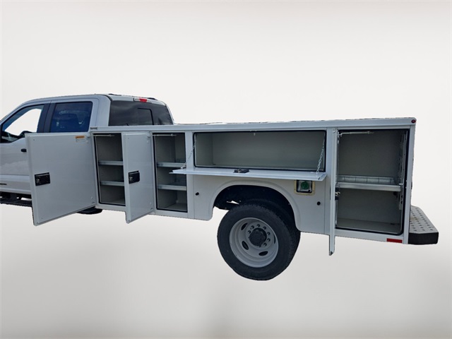 Vehicle image 50 of 64