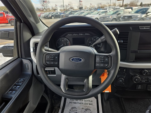 Vehicle image 11 of 64