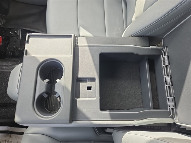Vehicle image 40 of 64