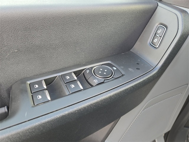 Vehicle image 13 of 64