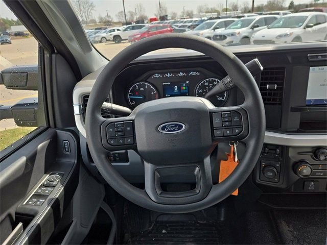 Vehicle image 25 of 64