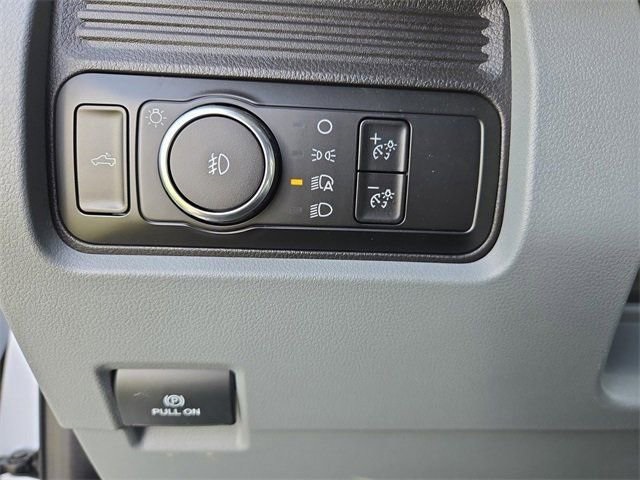 Vehicle image 41 of 64