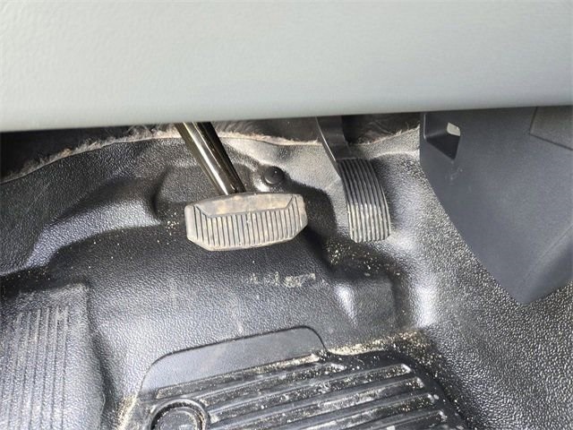 Vehicle image 15 of 64