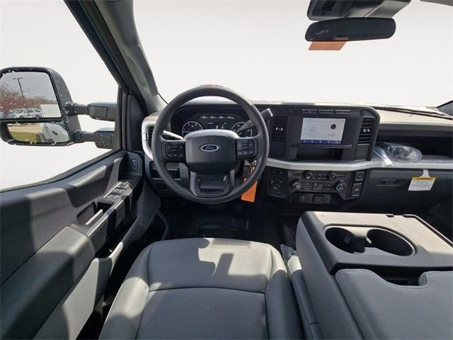Vehicle image 21 of 64