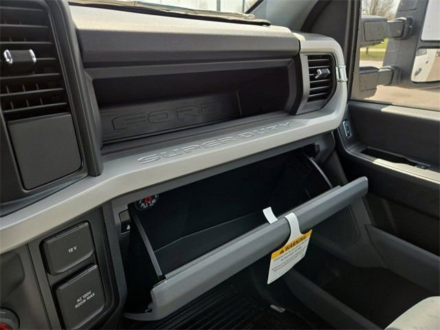 Vehicle image 60 of 64