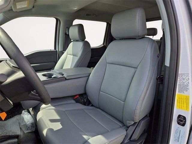 Vehicle image 17 of 64