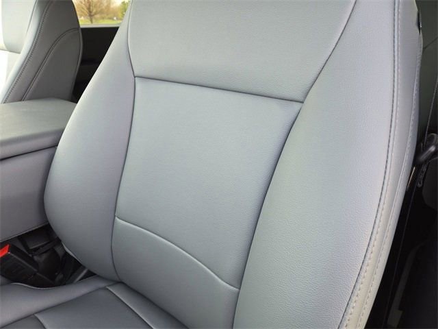 Vehicle image 18 of 64