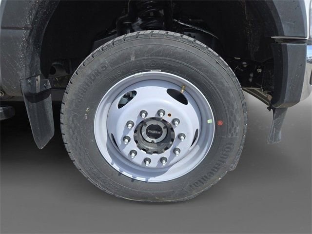 Vehicle image 9 of 64