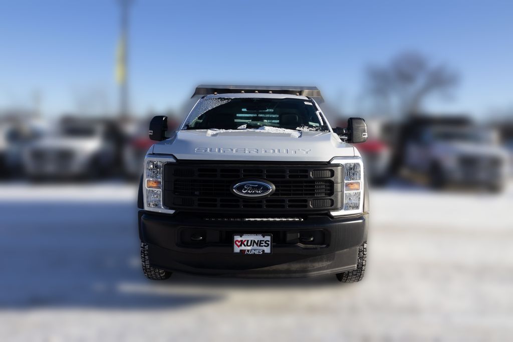 2024 Ford F-550 XL Image 2 of 30