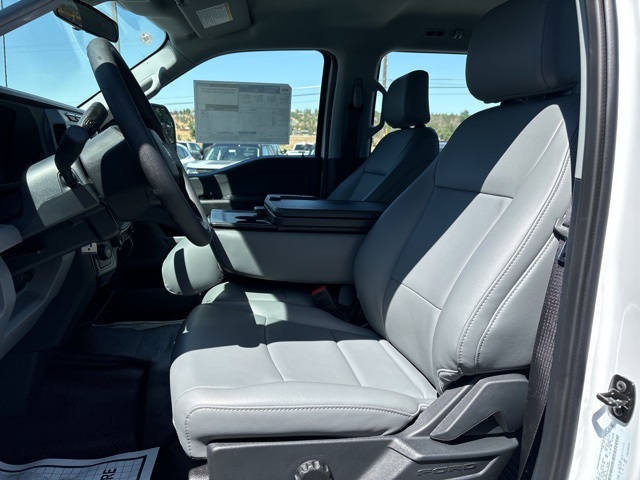 Vehicle image 26 of 64