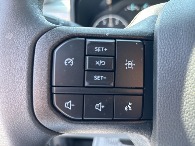 Vehicle image 33 of 64