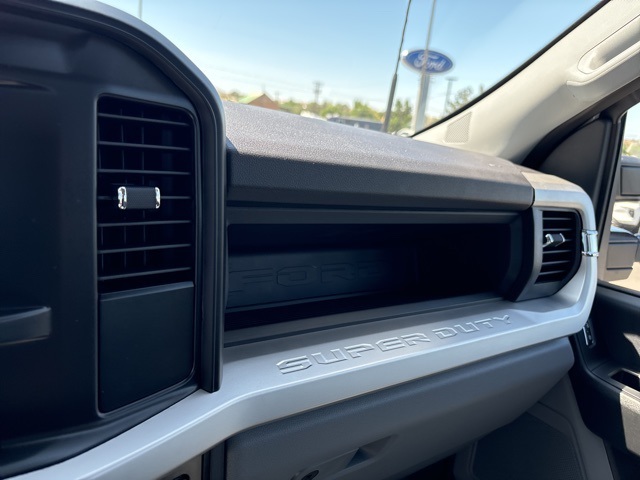 Vehicle image 48 of 64