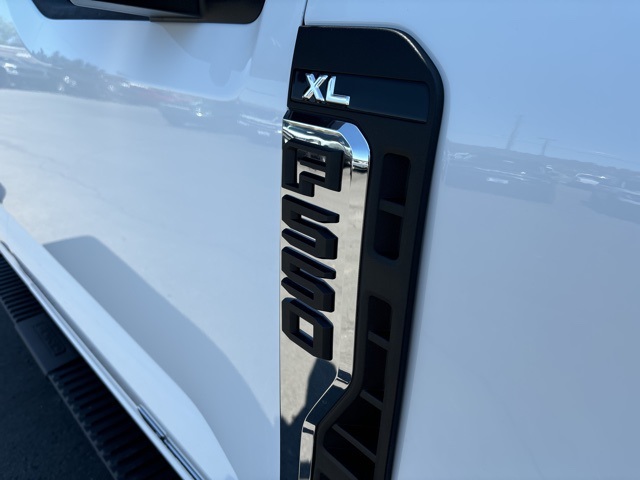 Vehicle image 17 of 64