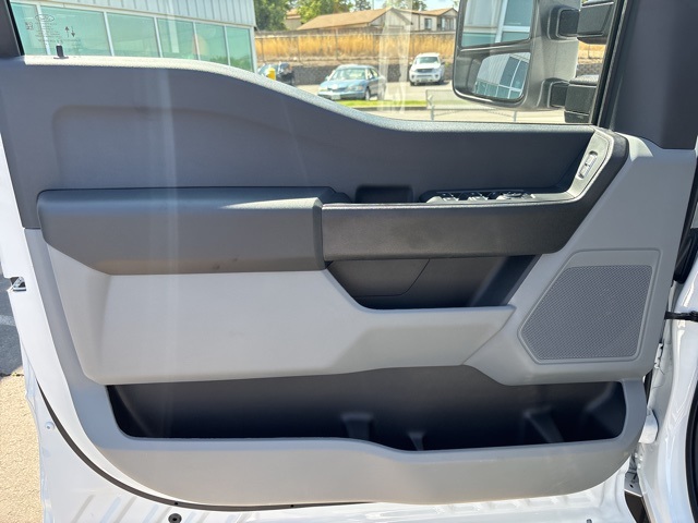 Vehicle image 22 of 64