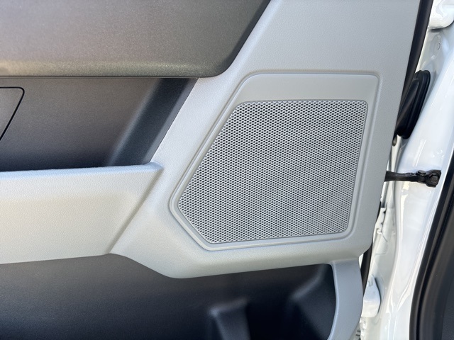 Vehicle image 25 of 64
