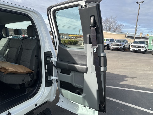 Vehicle image 20 of 41