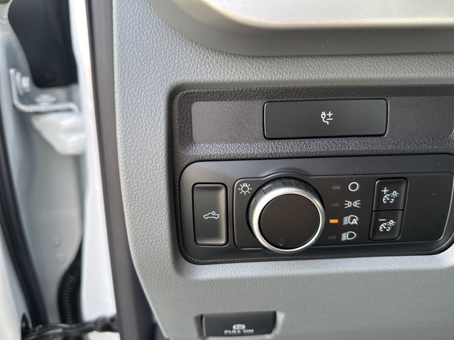 Vehicle image 24 of 41