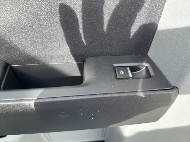 Vehicle image 21 of 41