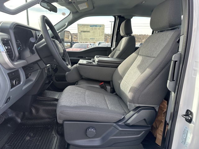 Vehicle image 19 of 41