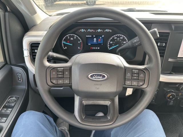 Vehicle image 27 of 41