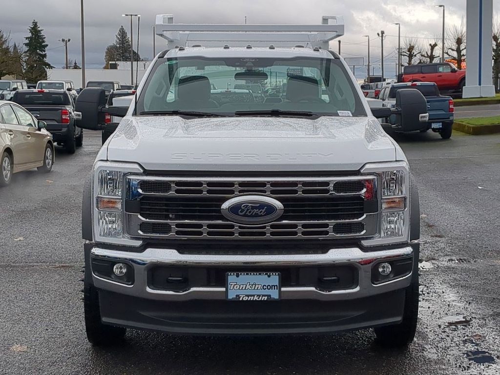 2024 Ford F-550 XL Image 2 of 38