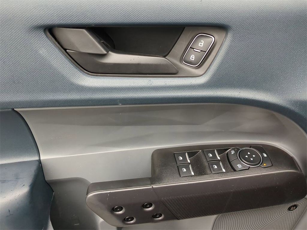 Vehicle image 10 of 36