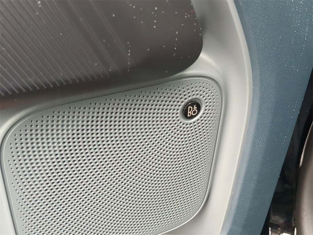 Vehicle image 11 of 36