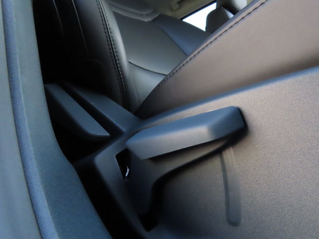 Vehicle image 51 of 69