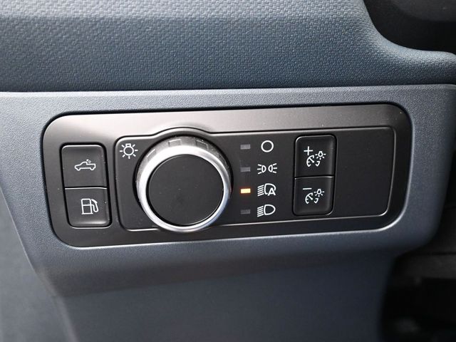 Vehicle image 40 of 53