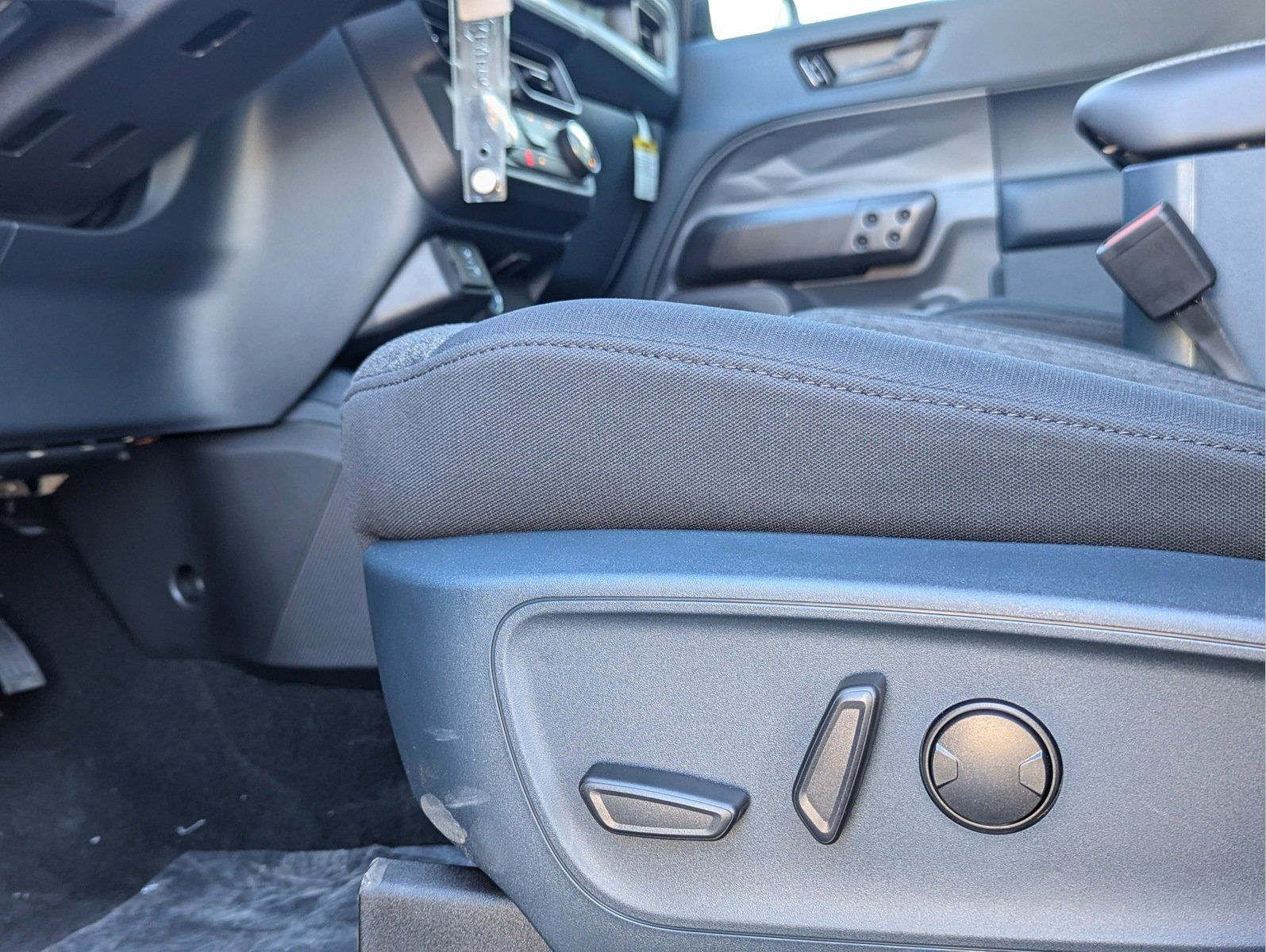 Vehicle image 16 of 24