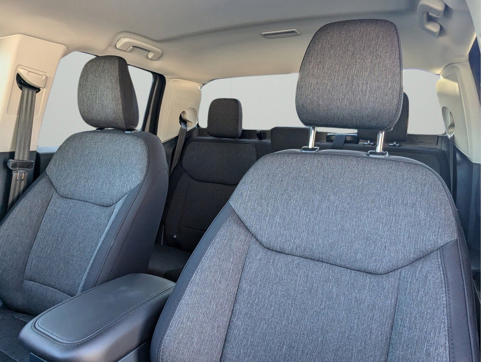 Vehicle image 10 of 24