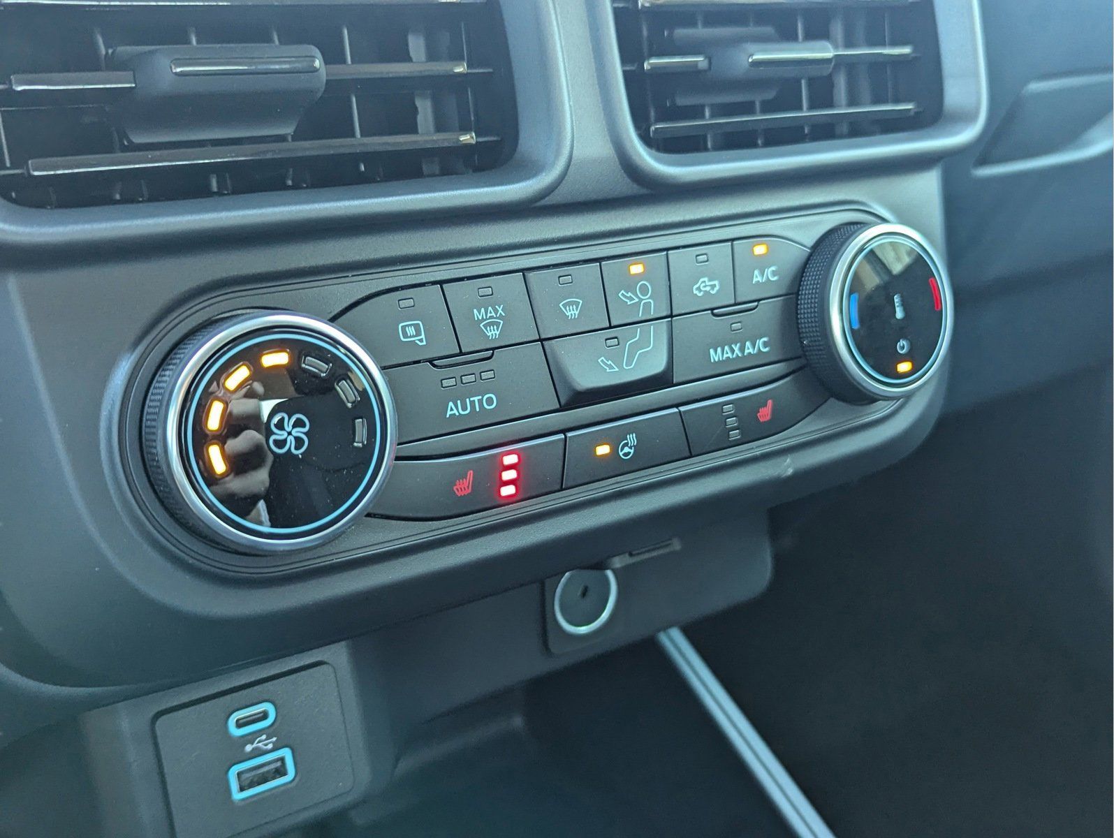 Vehicle image 12 of 24
