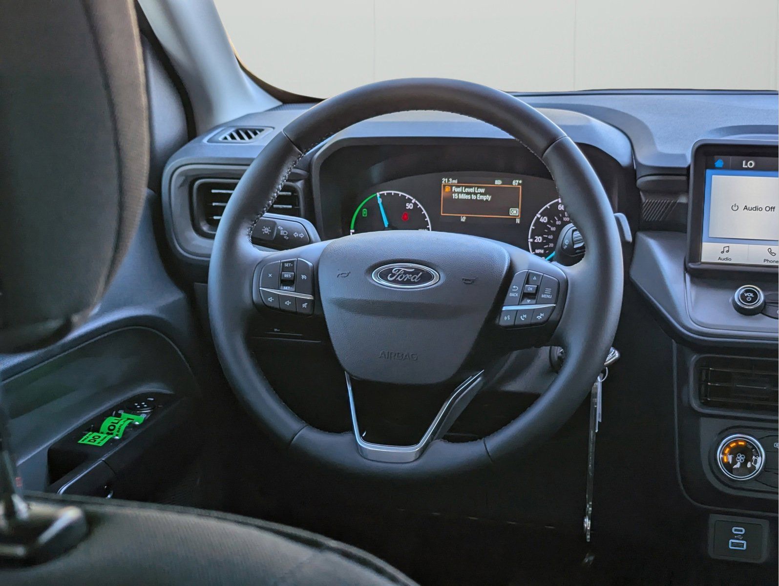 Vehicle image 18 of 24