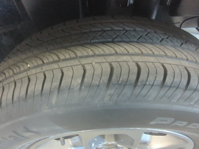 Vehicle image 8 of 24