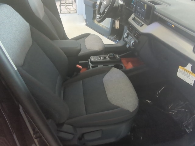 Vehicle image 22 of 24