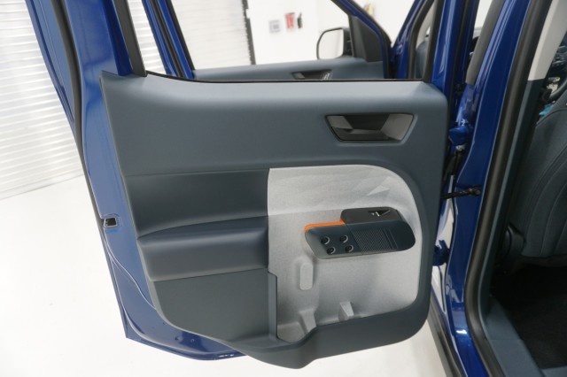 Vehicle image 19 of 44
