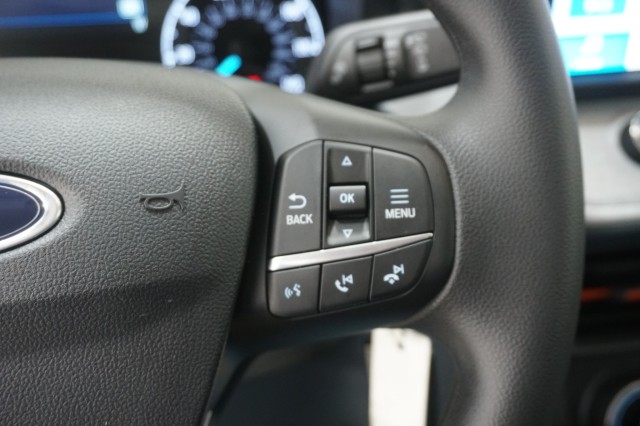 Vehicle image 27 of 44
