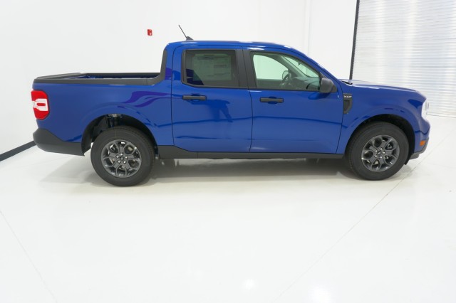 Vehicle image 4 of 44