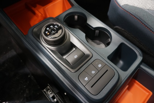 Vehicle image 33 of 36