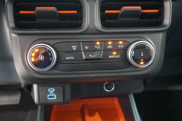 Vehicle image 31 of 36