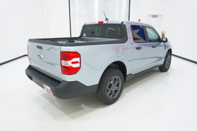 Vehicle image 4 of 36