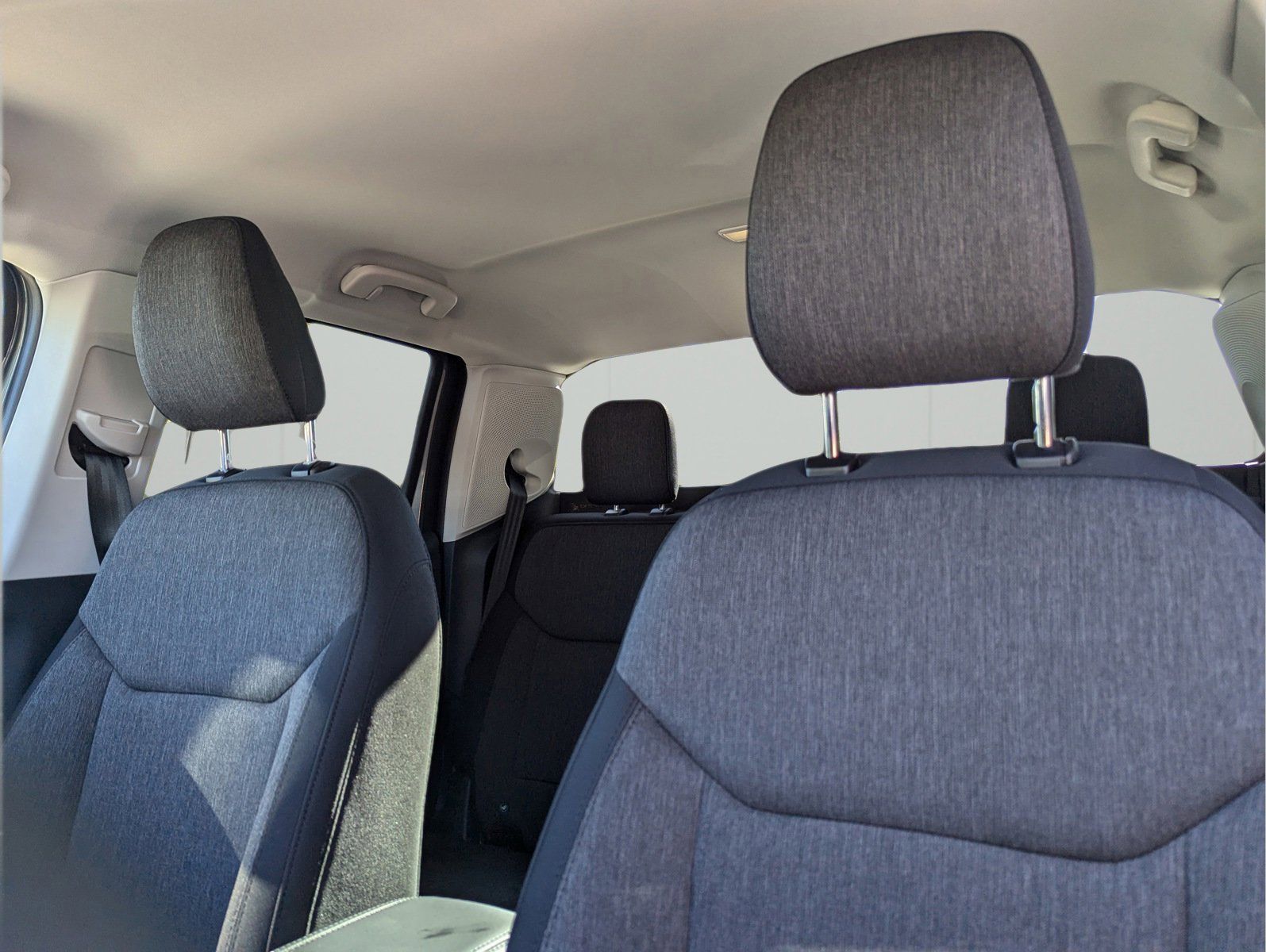 Vehicle image 10 of 24