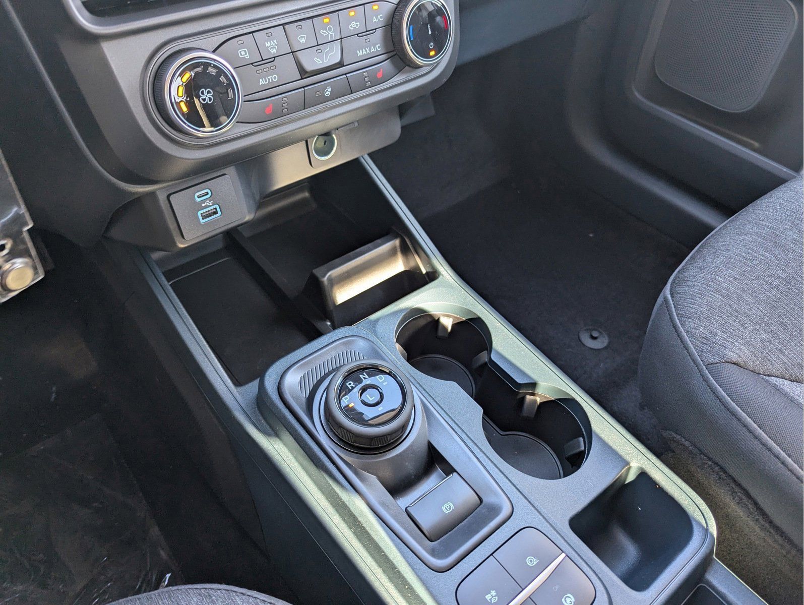 Vehicle image 13 of 24