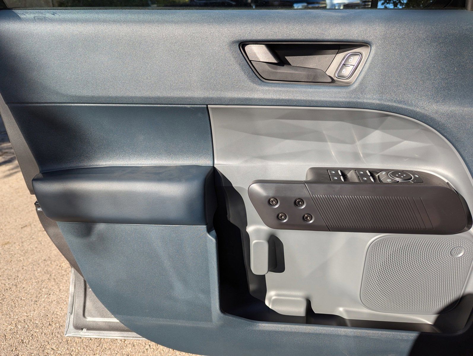 Vehicle image 15 of 24