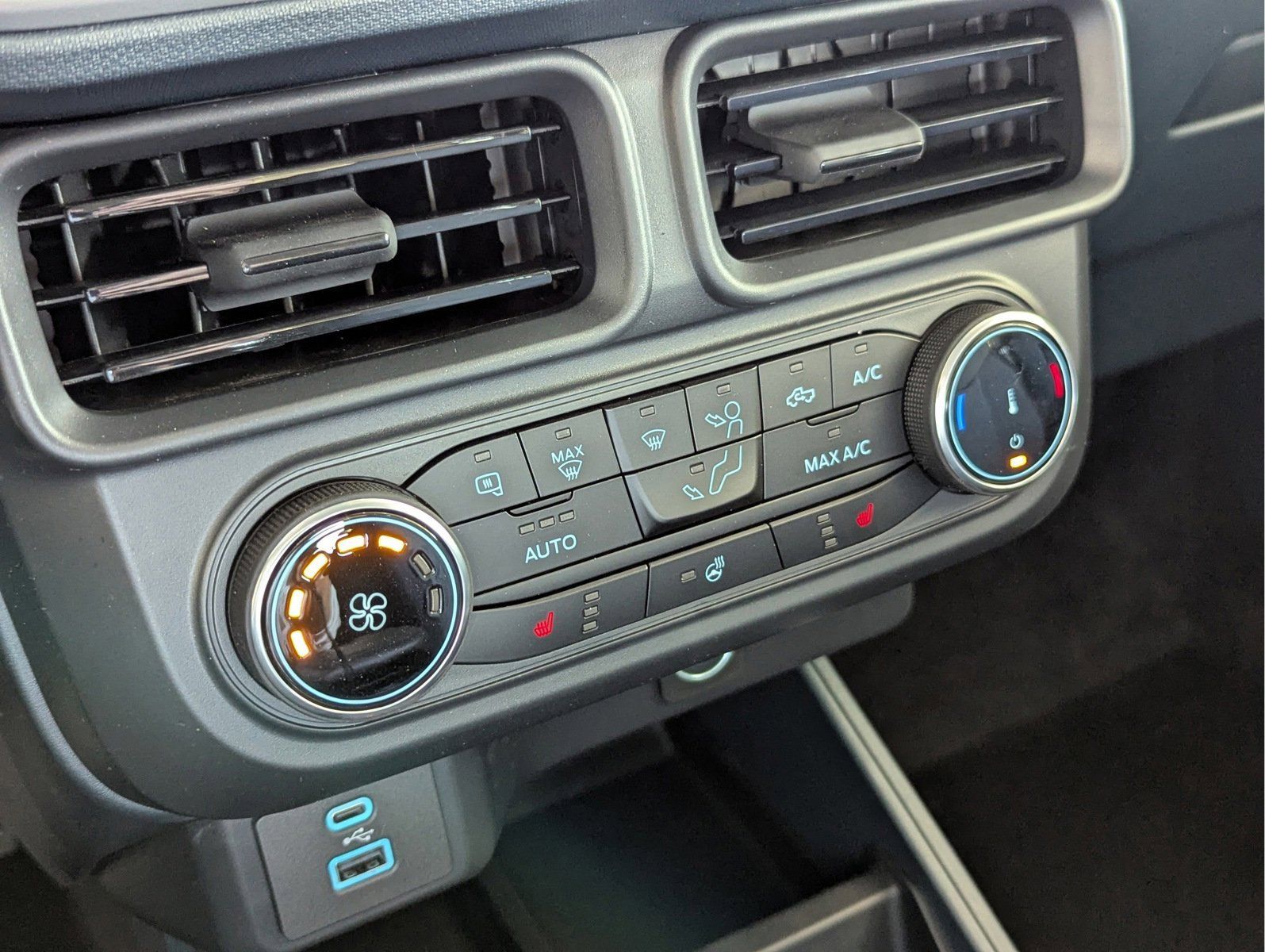 Vehicle image 12 of 24
