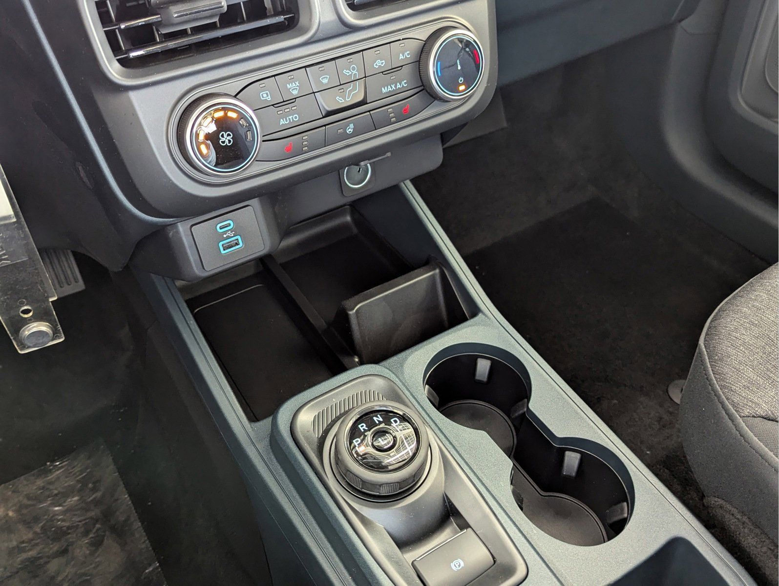 Vehicle image 13 of 24