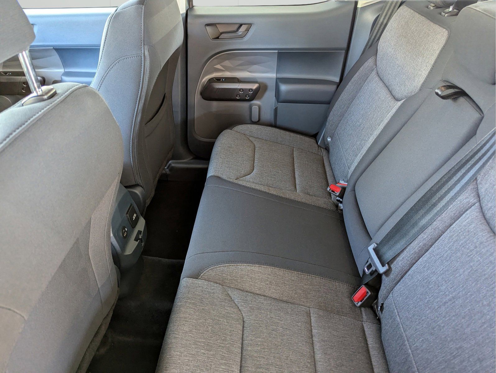 Vehicle image 21 of 24