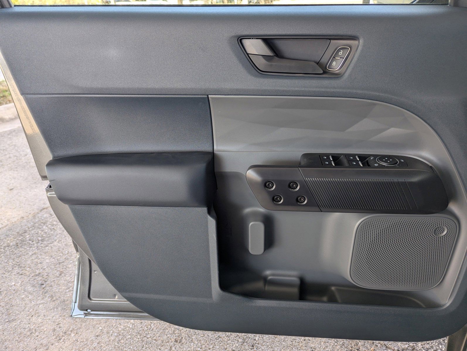 Vehicle image 15 of 24